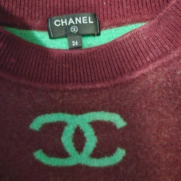 Authentic Chanel Sweater Rare - Picture 2 of 15